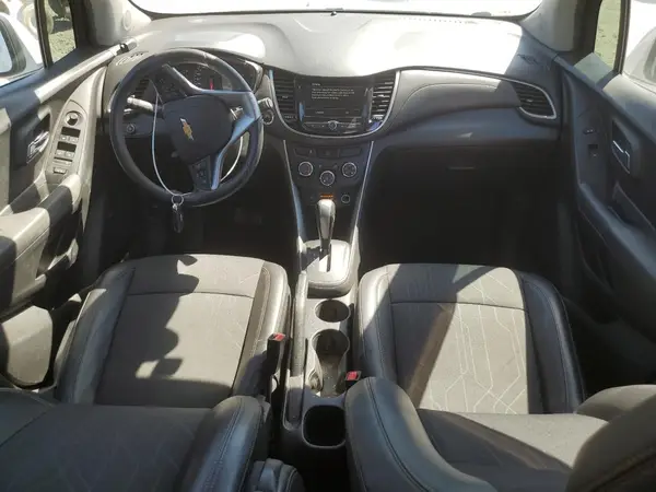 KL7CJLSB1KB870158 2019 CHEVROLET TRAX - Image 8