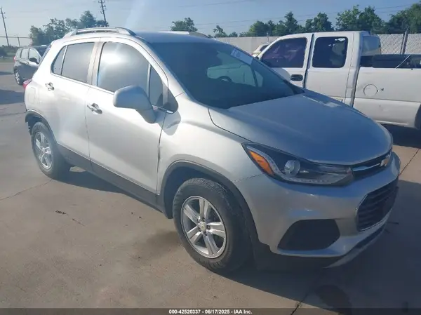 KL7CJLSB1KB872461 2019 CHEVROLET TRAX - Image 1