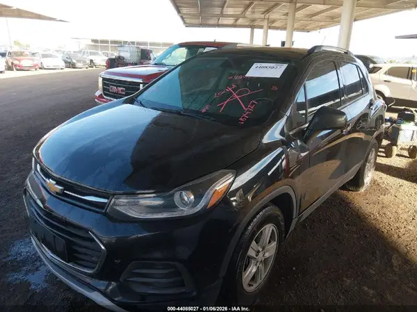 KL7CJLSB1KB874727 2019 CHEVROLET TRAX - Image 2