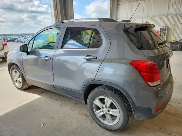 KL7CJLSB1KB902638 2019 CHEVROLET TRAX - Image 2