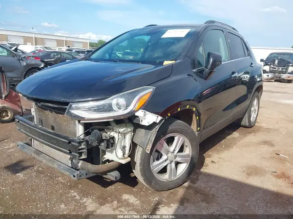 KL7CJLSB1KB903319 2019 CHEVROLET TRAX - Image 2
