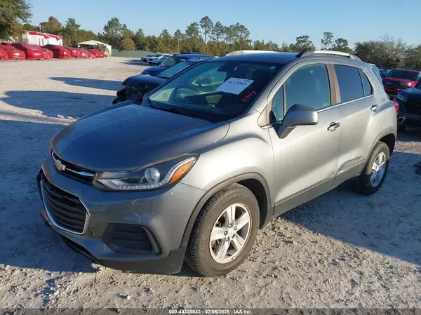 KL7CJLSB1KB903885 2019 CHEVROLET TRAX - Image 2