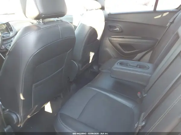 KL7CJLSB1KB903885 2019 CHEVROLET TRAX - Image 8