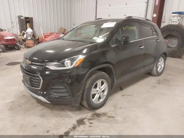 KL7CJLSB1KB912392 2019 CHEVROLET TRAX - Image 2