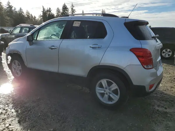 KL7CJLSB1KB917303 2019 CHEVROLET TRAX - Image 2
