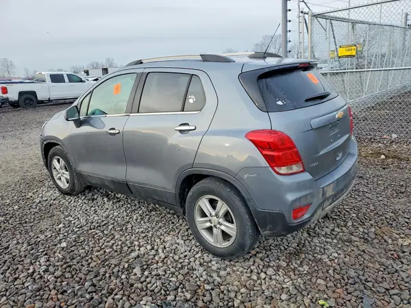 KL7CJLSB1KB919231 2019 CHEVROLET TRAX - Image 2