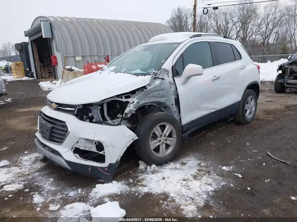 KL7CJLSB1KB935655 2019 CHEVROLET TRAX - Image 2