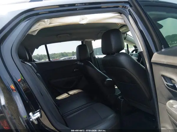KL7CJLSB1KB946509 2019 CHEVROLET TRAX - Image 8
