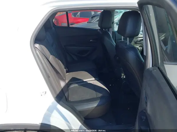 KL7CJLSB1KB963861 2019 CHEVROLET TRAX - Image 8