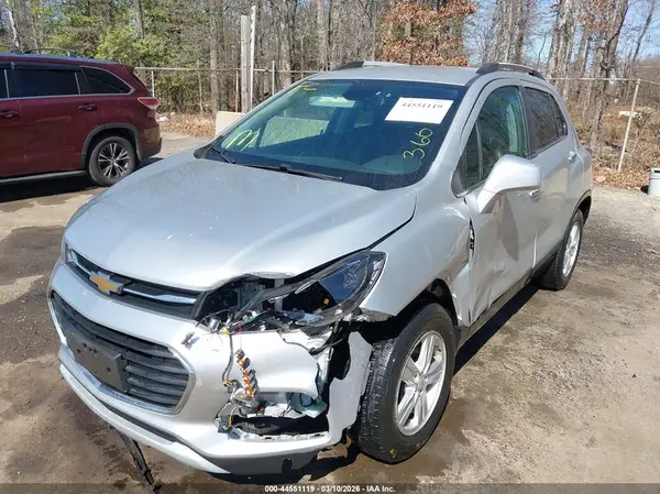 KL7CJLSB1LB001951 2020 CHEVROLET TRAX - Image 2