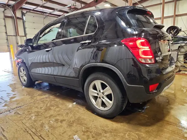 KL7CJLSB1LB006115 2020 CHEVROLET TRAX - Image 2
