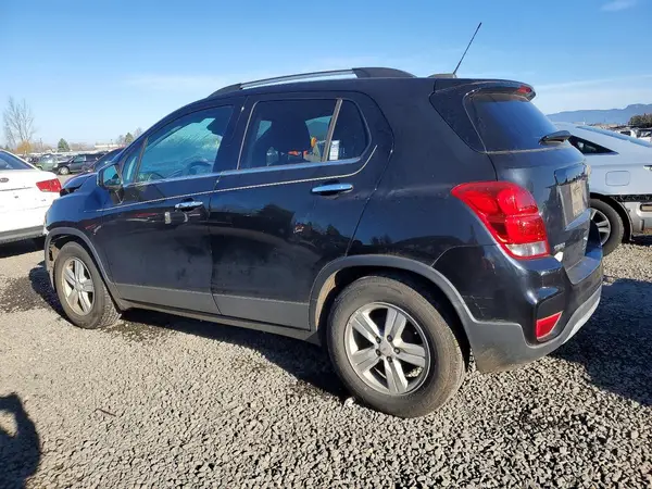 KL7CJLSB1LB007166 2020 CHEVROLET TRAX - Image 2