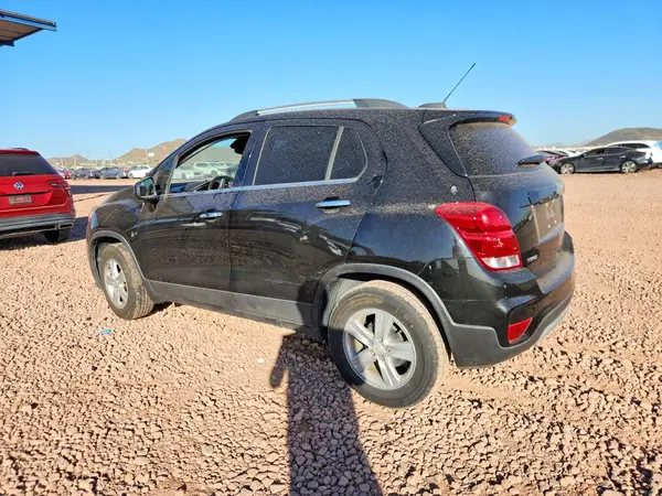 KL7CJLSB1LB009256 2020 CHEVROLET TRAX - Image 2