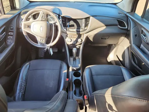 KL7CJLSB1LB009256 2020 CHEVROLET TRAX - Image 8