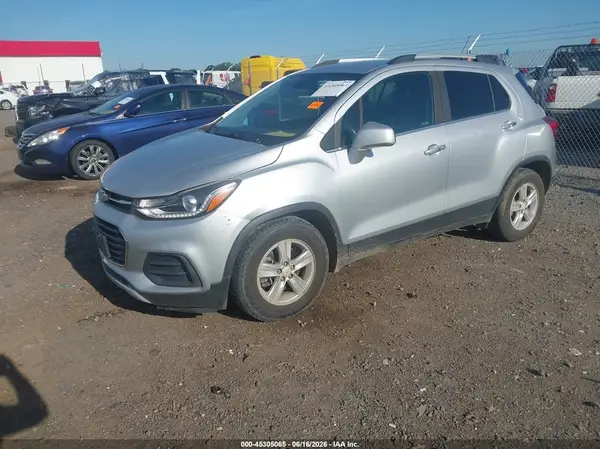 KL7CJLSB1LB010343 2020 CHEVROLET TRAX - Image 2