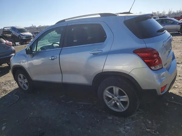KL7CJLSB1LB012920 2020 CHEVROLET TRAX - Image 2
