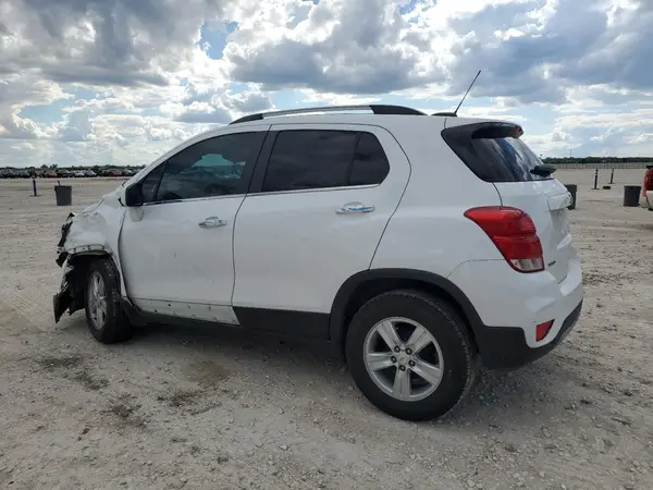 KL7CJLSB1LB043942 2020 CHEVROLET TRAX - Image 2