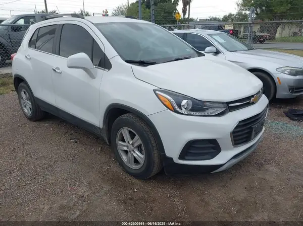 KL7CJLSB1LB058487 2020 CHEVROLET TRAX - Image 1