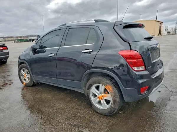 KL7CJLSB1LB066105 2020 CHEVROLET TRAX - Image 2