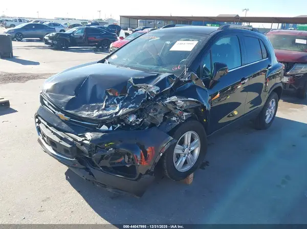 KL7CJLSB1LB085530 2020 CHEVROLET TRAX - Image 2