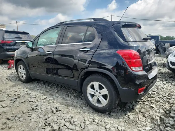 KL7CJLSB1LB092669 2020 CHEVROLET TRAX - Image 2