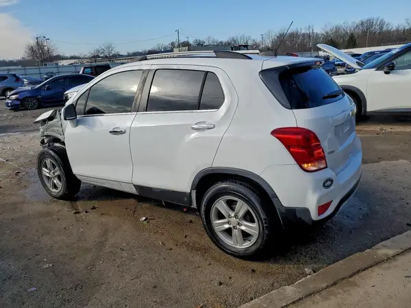 KL7CJLSB1LB093708 2020 CHEVROLET TRAX - Image 2