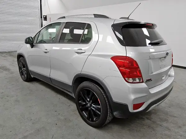 KL7CJLSB1LB337633 2020 CHEVROLET TRAX - Image 2