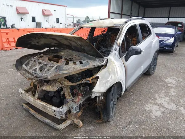 KL7CJLSB1MB311809 2021 CHEVROLET TRAX - Image 2