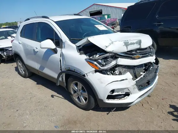 KL7CJLSB1MB312023 2021 CHEVROLET TRAX - Image 1