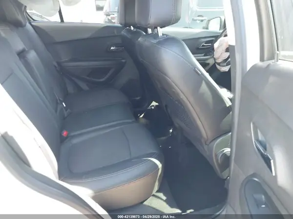 KL7CJLSB1MB312023 2021 CHEVROLET TRAX - Image 8