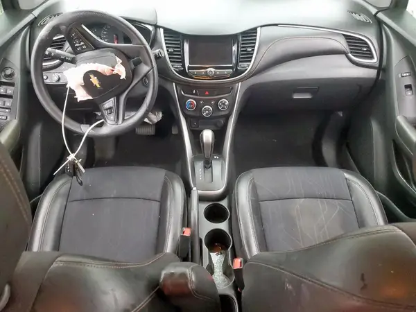 KL7CJLSB1MB313883 2021 CHEVROLET TRAX - Image 8