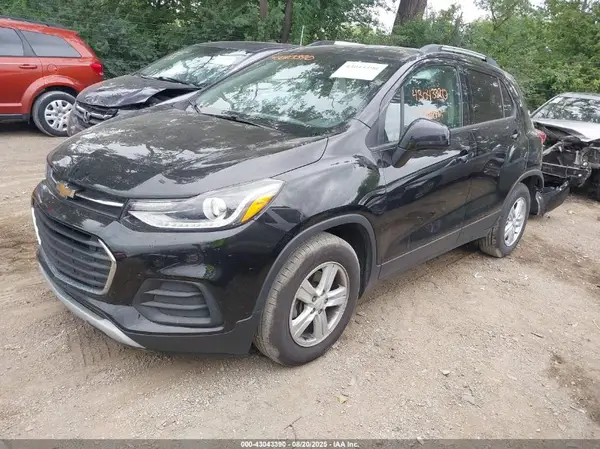 KL7CJLSB1MB315066 2021 CHEVROLET TRAX - Image 2