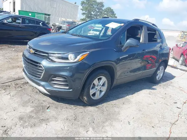 KL7CJLSB1MB316881 2021 CHEVROLET TRAX - Image 2