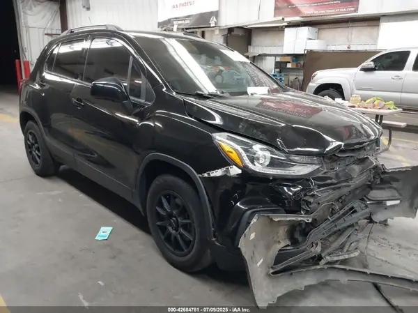 KL7CJLSB1MB317190 2021 CHEVROLET TRAX - Image 1