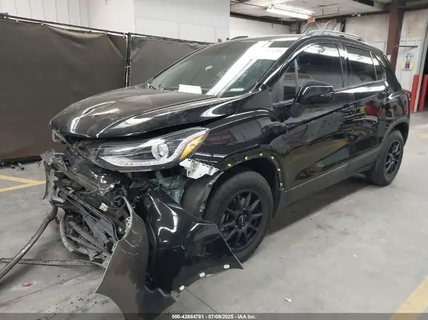 KL7CJLSB1MB317190 2021 CHEVROLET TRAX - Image 2