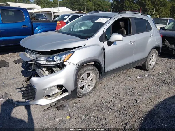 KL7CJLSB1MB317674 2021 CHEVROLET TRAX - Image 2