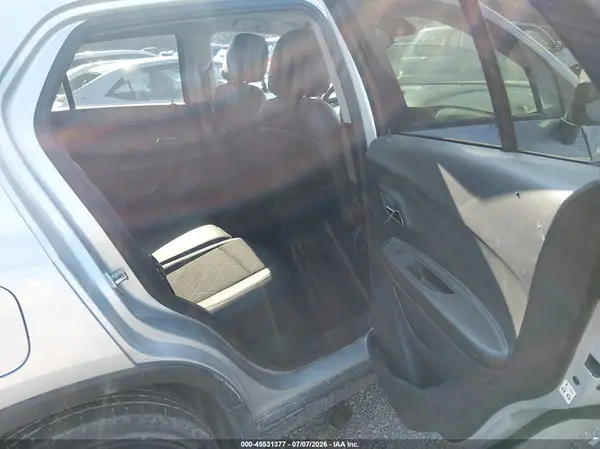 KL7CJLSB1MB317674 2021 CHEVROLET TRAX - Image 8