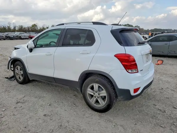 KL7CJLSB1MB330408 2021 CHEVROLET TRAX - Image 2
