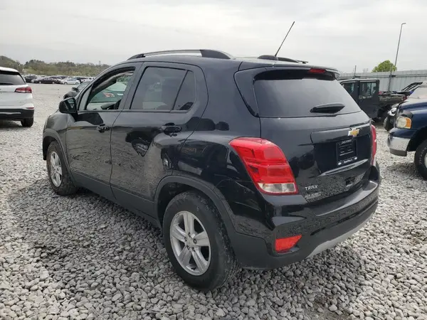 KL7CJLSB1MB334409 2021 CHEVROLET TRAX - Image 2