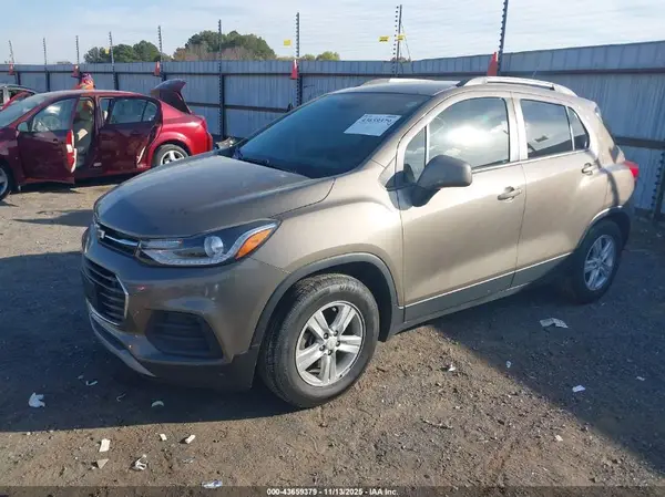 KL7CJLSB1MB334684 2021 CHEVROLET TRAX - Image 2
