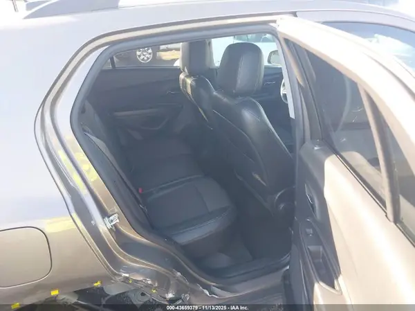 KL7CJLSB1MB334684 2021 CHEVROLET TRAX - Image 8