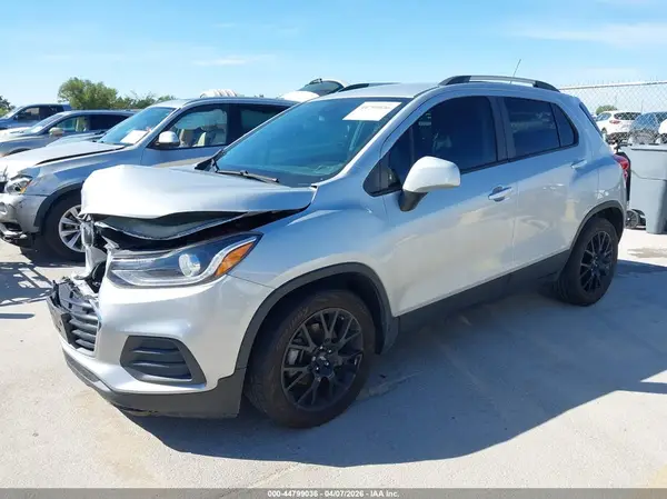 KL7CJLSB1MB337584 2021 CHEVROLET TRAX - Image 2