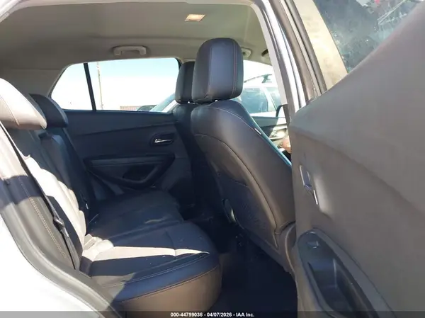 KL7CJLSB1MB337584 2021 CHEVROLET TRAX - Image 8
