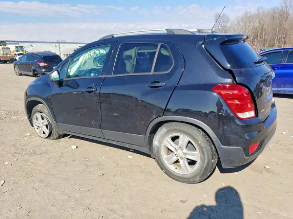 KL7CJLSB1MB350769 2021 CHEVROLET TRAX - Image 2