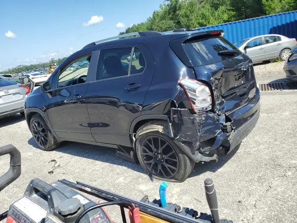 KL7CJLSB1MB358693 2021 CHEVROLET TRAX - Image 2