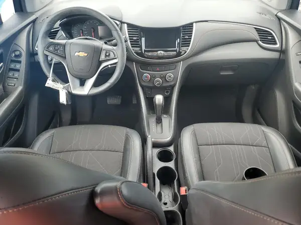KL7CJLSB1MB358693 2021 CHEVROLET TRAX - Image 8
