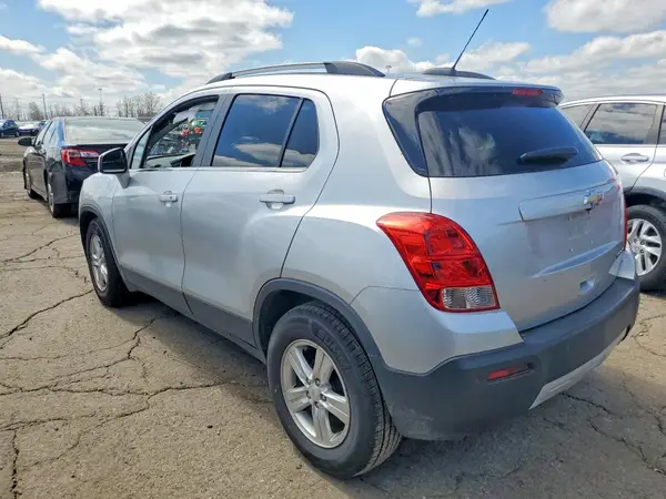KL7CJLSB2GB562312 2016 CHEVROLET TRAX - Image 2