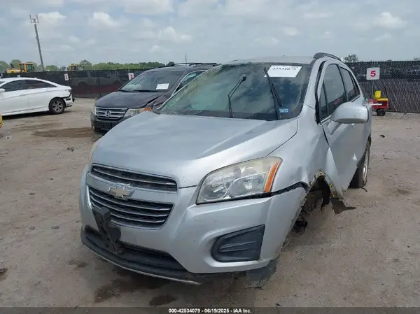KL7CJLSB2GB571530 2016 CHEVROLET TRAX - Image 2