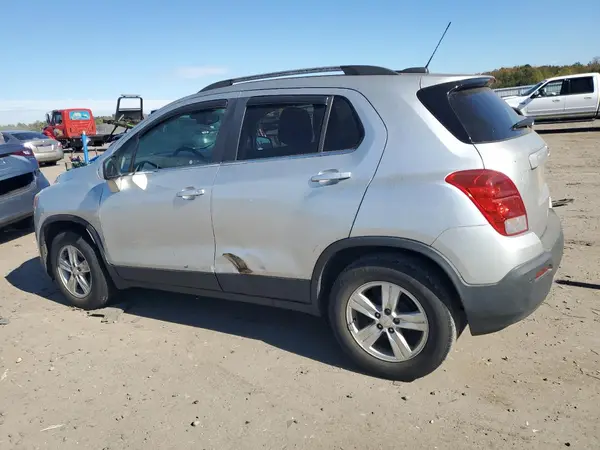KL7CJLSB2GB606518 2016 CHEVROLET TRAX - Image 2