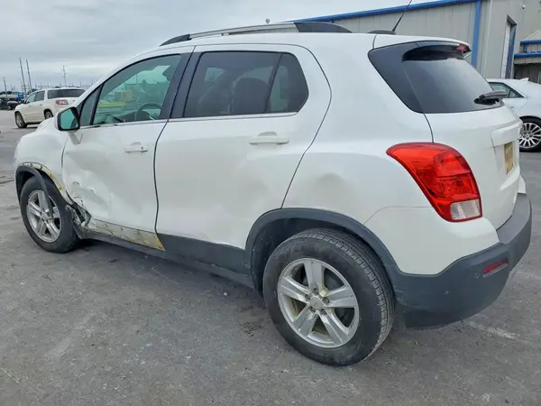 KL7CJLSB2GB618328 2016 CHEVROLET TRAX - Image 2
